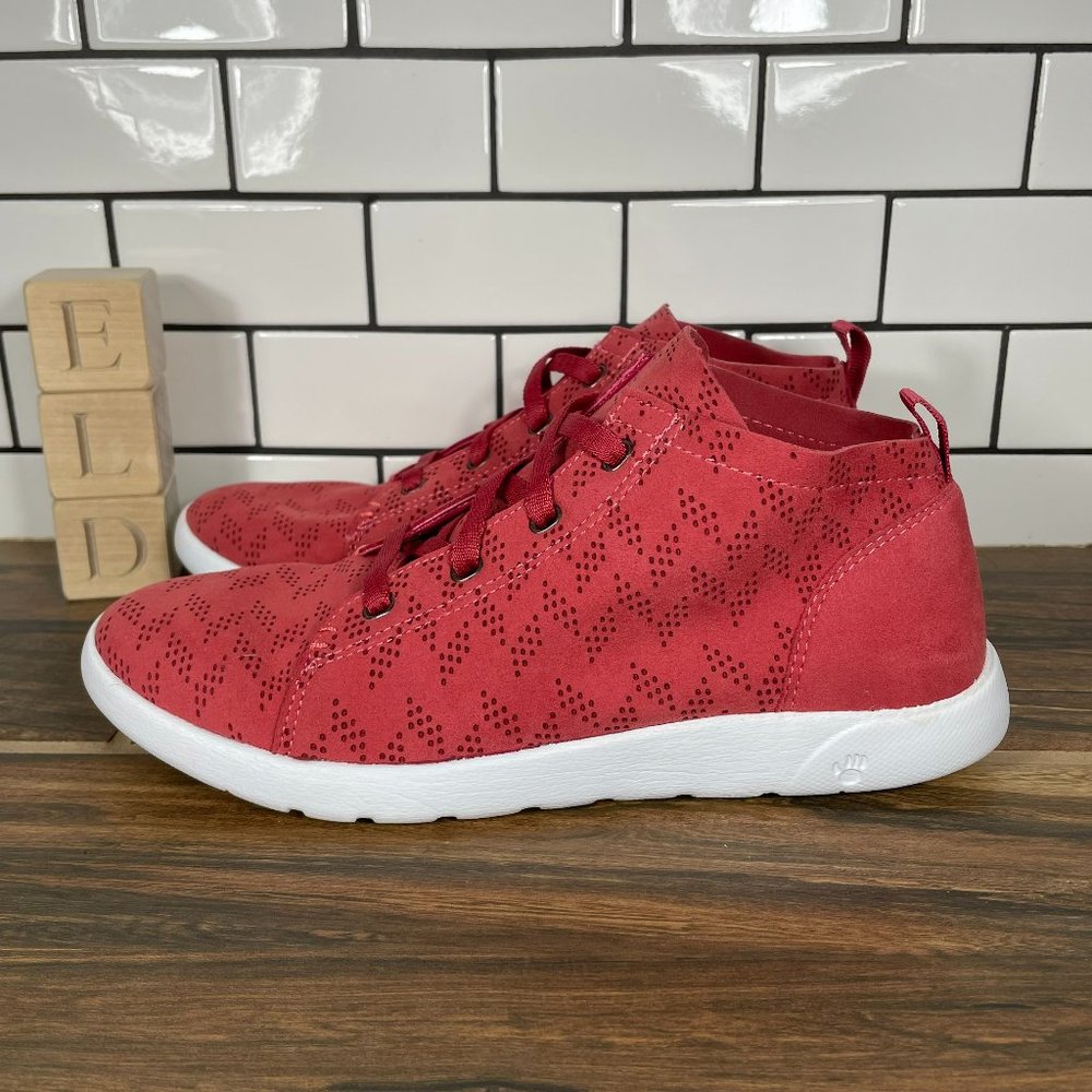 BearPaw Gracie Shoes Women's Size 7 Rose Red Microfiber Casual Chukka Sneakers